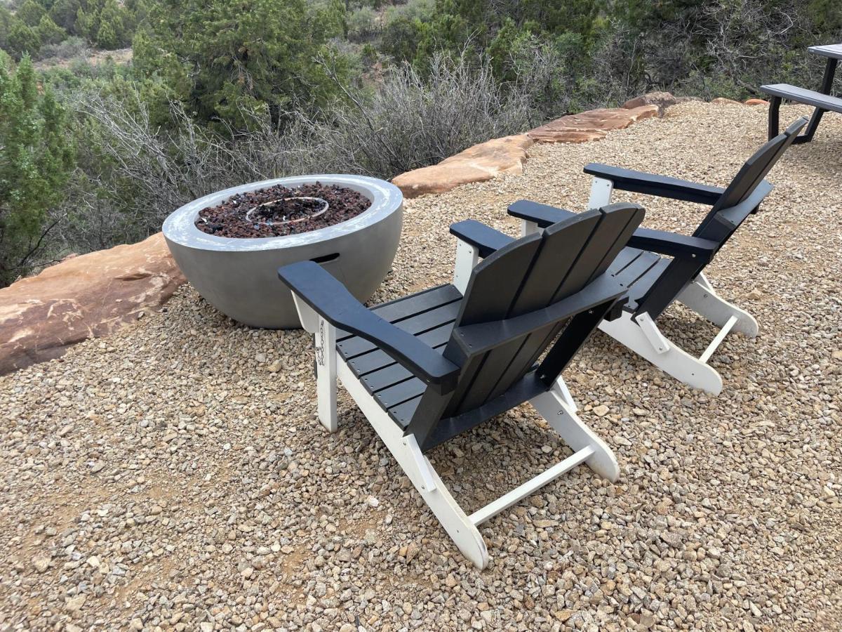 Canyon Rim Domes - A Luxury Glamping Experience!! Монтічелло Екстер'єр фото